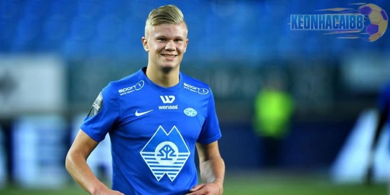 Haaland được mài giũa kĩ năng của một tiền đạo khi khoác áo Molde